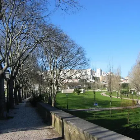 Individual Perto De Lisboa E Sintra Homestay Queluz